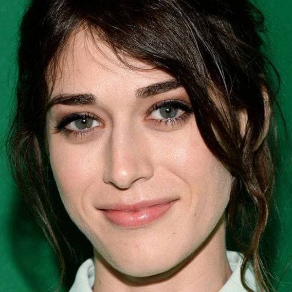 Lizzy Caplan