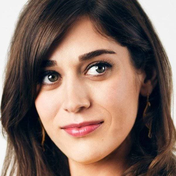 Lizzy Caplan