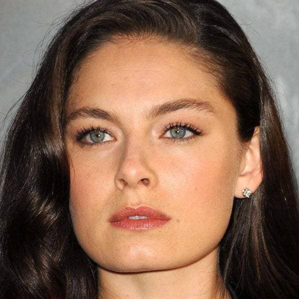 Alexa Davalos