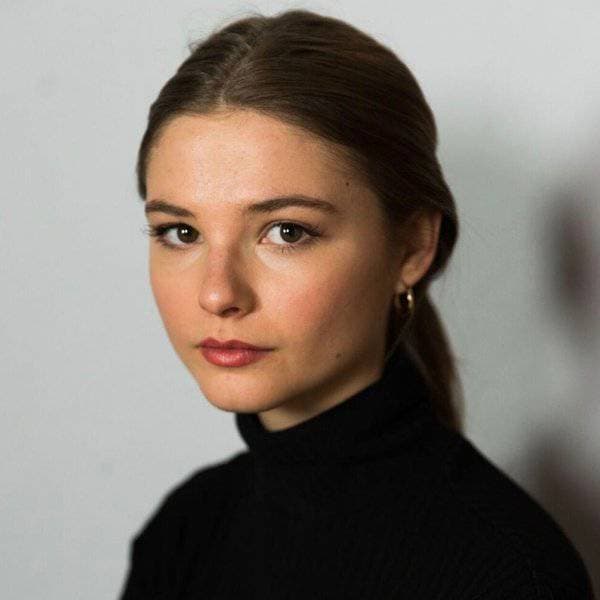 Stefanie Scott